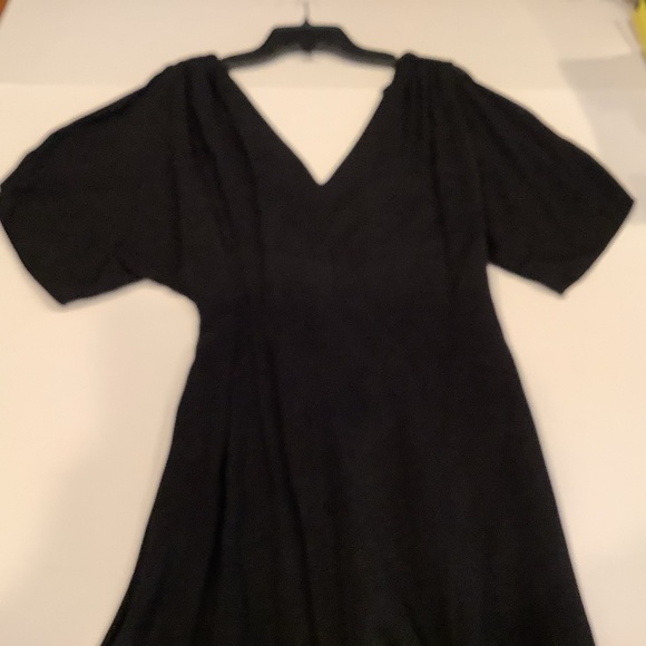 Alice Olivia Geena Dress Size 4 Black Asymmetrical V-Neck Short Sleeves - Picture 8 of 16